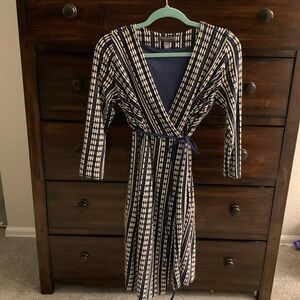 A Pea in the Pod size M navy, black and white dress